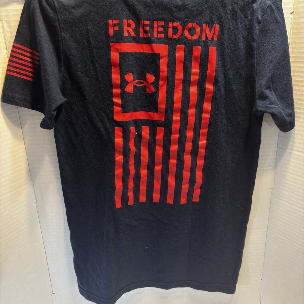 Under Armour Freedom Flag T-Shirt Mens XS Navy Blue/Red Graphic Loose Fit Tee